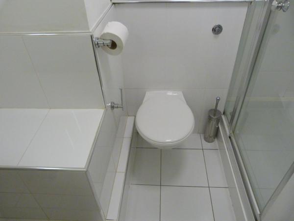 Cocoon @ International Inn + Apartments : photo 8 de la chambre chambre double - sans fenêtre