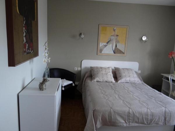 Chambres d'hôtes La Mansardière : photo 9 de la chambre chambre double standard