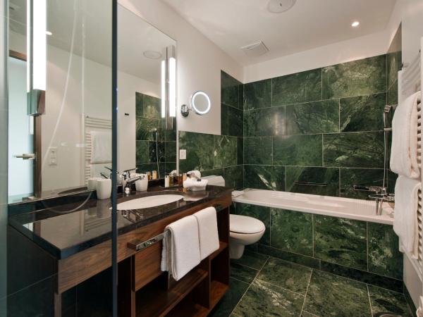 Waldhotel & SPA Davos - for body & soul : photo 5 de la chambre suite junior avec sauna privé