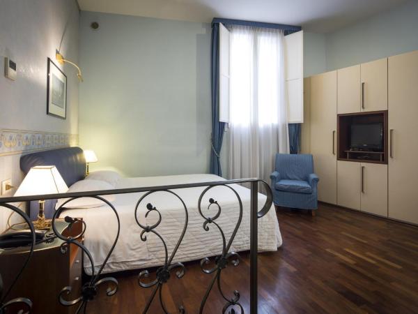 Nuovo Hotel Del Porto : photo 6 de la chambre chambre double ou lits jumeaux supérieure