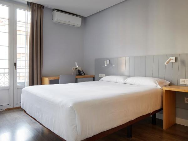 Hotel Avenida : photo 7 de la chambre chambre double ou lits jumeaux