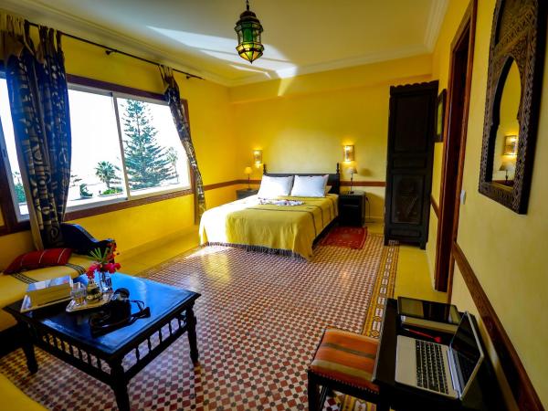 Riad Zahra : photo 2 de la chambre chambre - vue sur mer
