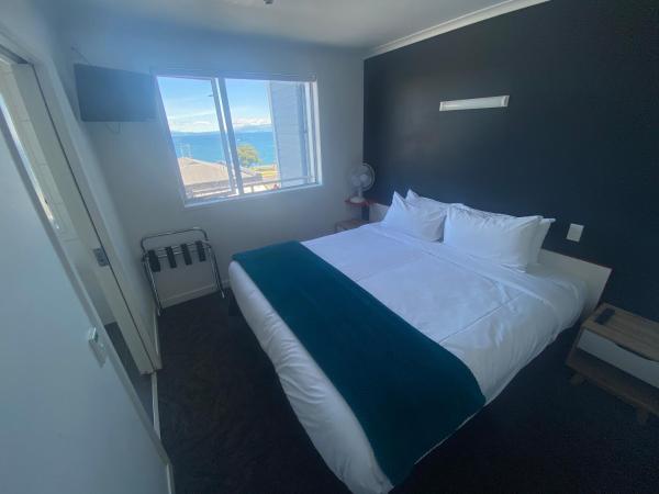 Based by the Lake : photo 2 de la chambre deluxe double or twin room - no children