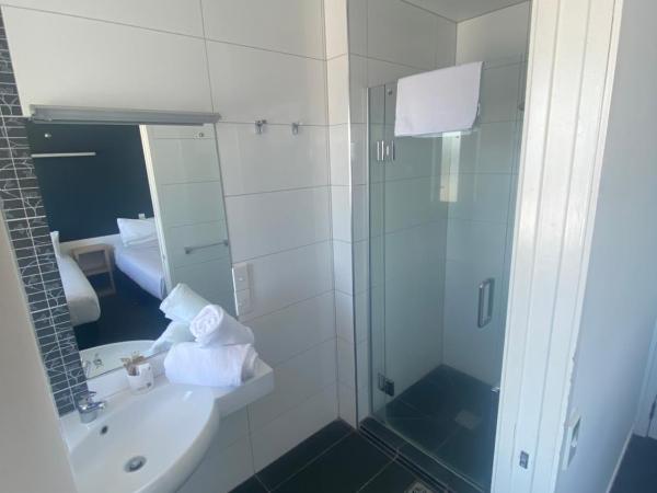 Based by the Lake : photo 7 de la chambre deluxe double or twin room - no children