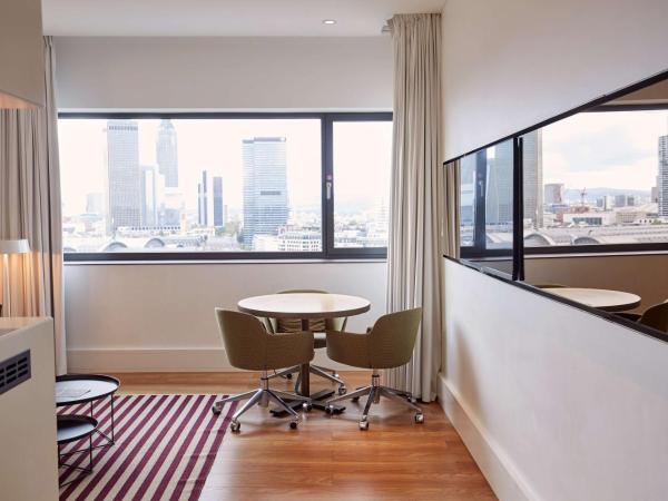 Scandic Frankfurt Museumsufer : photo 3 de la chambre suite lit king-size