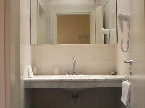 Hotel Moderno : photo 4 de la chambre chambre quadruple