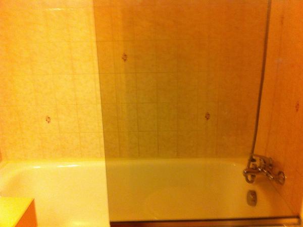 Les Pastels : photo 4 de la chambre chambre lits jumeaux avec salle de bains privative