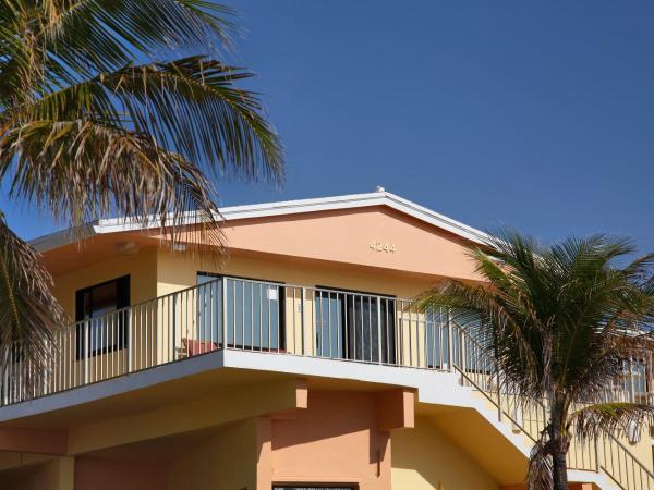 Windjammer Resort and Beach Club : photo 3 de la chambre studio avec terrasse et avec accès escalier – côté océan