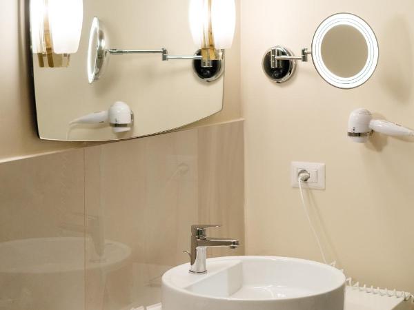 Marina Piccola 73 : photo 2 de la chambre suite junior - vue sur mer