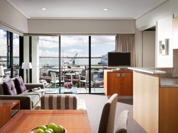 The Sebel Auckland Viaduct Harbour : photo 4 de la chambre suite de luxe 2 pièces avec vue sur marina