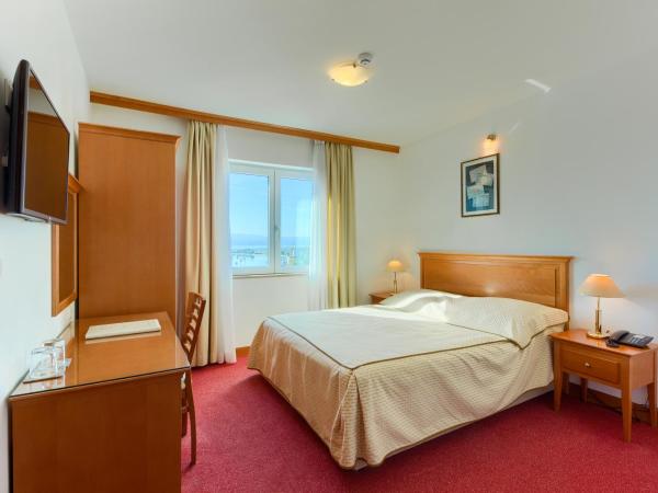 Hotel Villa Dvor : photo 1 de la chambre  chambre double avec vue sur la mer