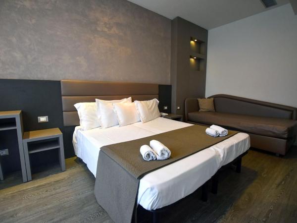 Hotel Aurora : photo 9 de la chambre chambre triple