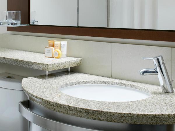 Club Quarters Hotel Wacker at Michigan, Chicago : photo 5 de la chambre chambre standard lit queen-size