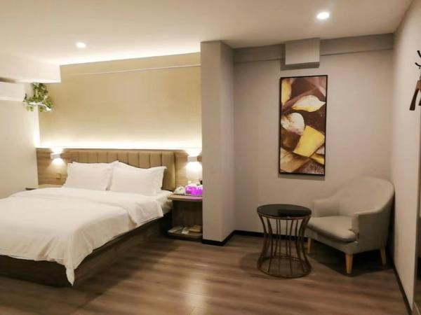 7Days Premium Xi'an Railway Station Central Plaza Airport Bus Branch : photo 7 de la chambre comfortable queen room