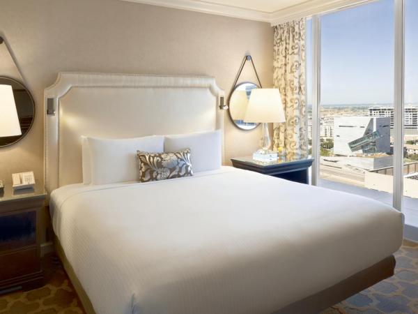 Fairmont Dallas : photo 3 de la chambre chambre lit queen-size fairmont - vue sur ville