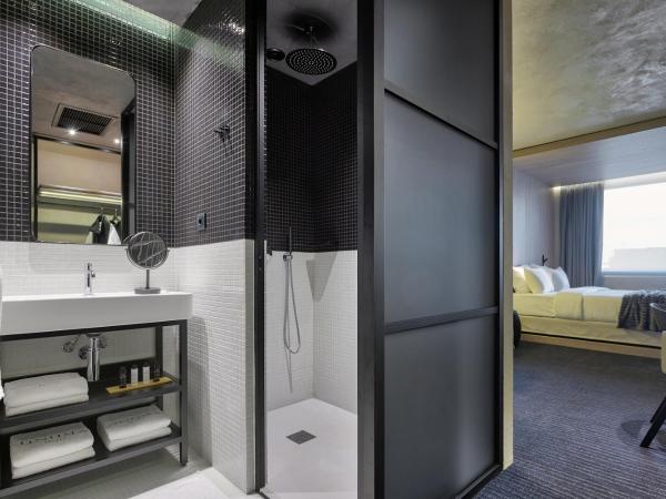 ONOMA Hotel : photo 2 de la chambre nom et prénom