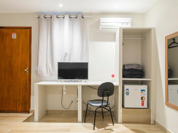 Mega Aeroporto Hotel Apenas 1 km de distância do Aeroporto de Fortaleza : photo 4 de la chambre chambre triple