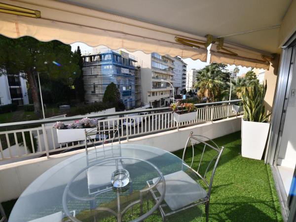 Hôtel de Provence : photo 2 de la chambre appartement antares - situé à 100 mètres de l'hôtel