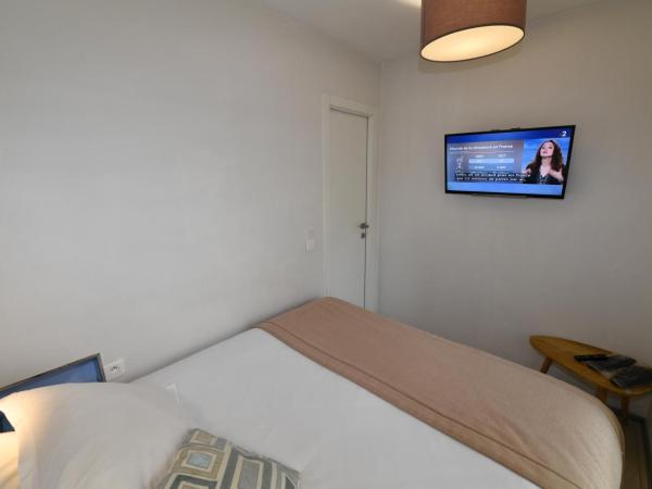 Hôtel de Provence : photo 4 de la chambre studio raphaël - situé à 100 mètres de l'hôtel