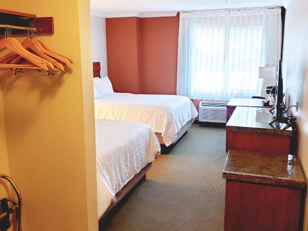 Holiday Inn Express Hotel & Suites Portland-Northwest Downtown, an IHG Hotel : photo 3 de la chambre chambre standard avec 2 lits queen-size