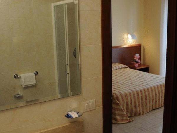 Hotel Industria : photo 1 de la chambre chambre simple