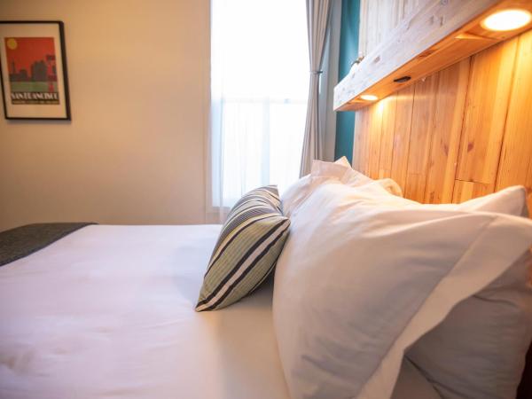 1906 Mission : photo 6 de la chambre chambre double avec salle de bains commune