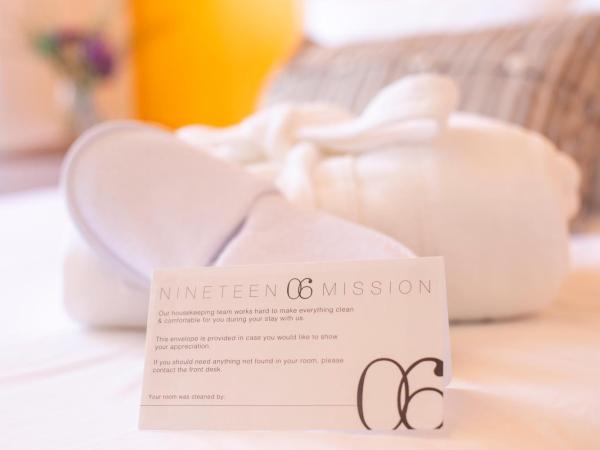 1906 Mission : photo 10 de la chambre chambre lit queen-size avec salle de bains commune