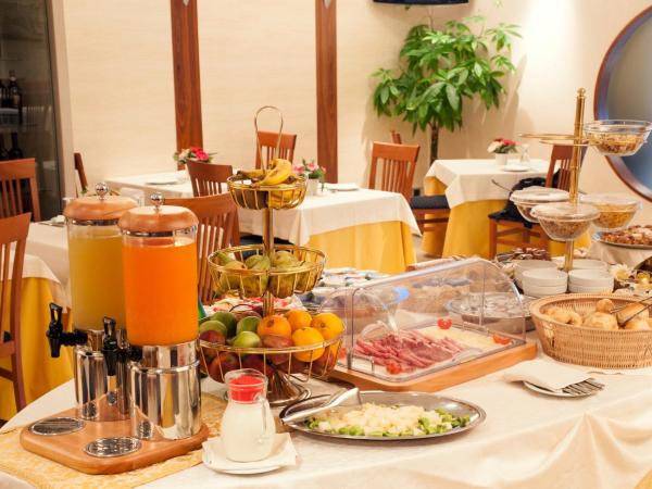 Hotel Tiempo : photo 10 de la chambre chambre lits jumeaux