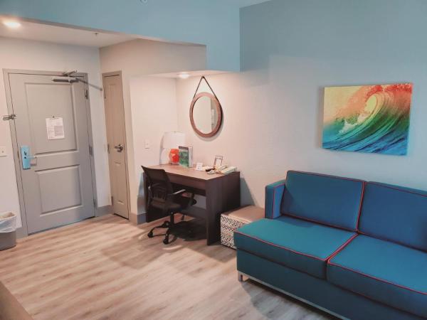 Hawthorn Extended Stay by Wyndham Panama City Beach : photo 3 de la chambre suite studio lit king-size - non-fumeurs