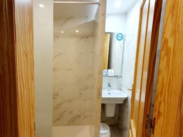 Hotel Maritimo : photo 7 de la chambre chambre avec terrasse - 2 lits