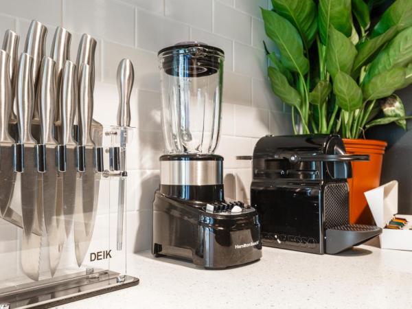 Lamartine Chelsea : photo 1 de la chambre chambre double avec salle de bains commune