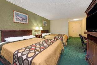 Super 8 by Wyndham Indianapolis South : photo 1 de la chambre room #24596714