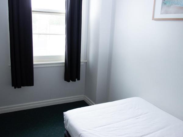 Grand Hotel Rockdale : photo 2 de la chambre chambre simple Économique avec salle de bains commune