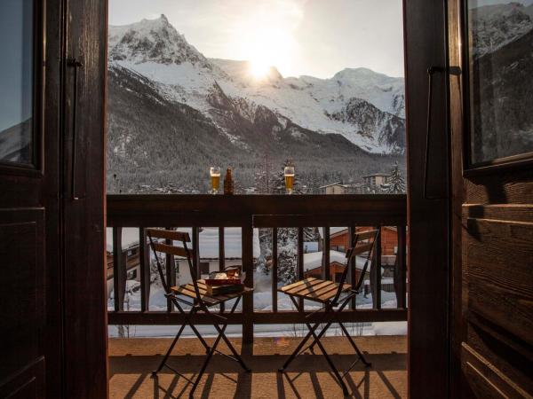 La Chaumière Mountain Lodge : photo 5 de la chambre chambre double avec balcon – vue sur mont blanc