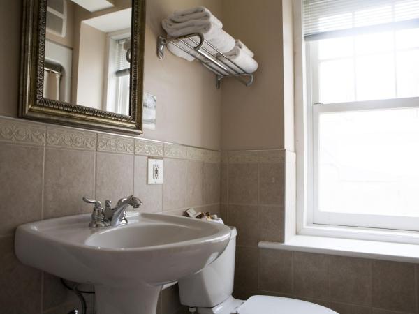 Auberge du Trésor : photo 4 de la chambre chambre double