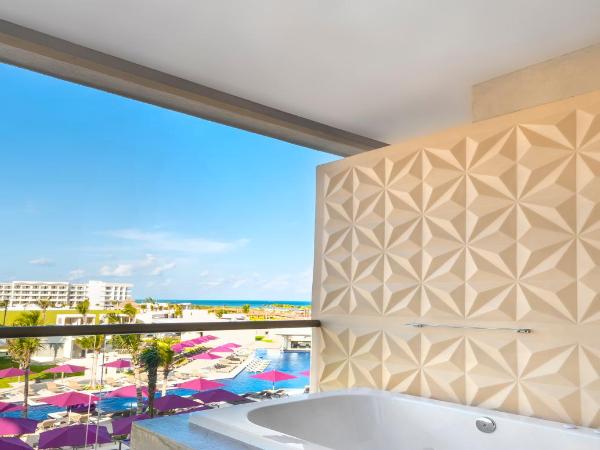 Planet Hollywood Cancun, An Autograph Collection All-Inclusive Resort : photo 3 de la chambre suite directors 1 chambre star class