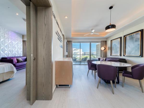 Planet Hollywood Cancun, An Autograph Collection All-Inclusive Resort : photo 5 de la chambre suite directors 1 chambre star class