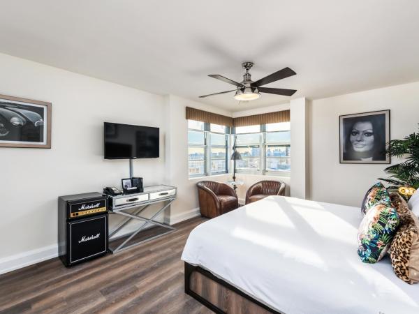 National Hotel, An Adult Only Oceanfront Resort : photo 6 de la chambre chambre lit king-size - vue sur ville