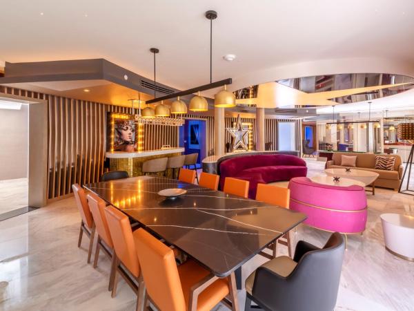 Planet Hollywood Cancun, An Autograph Collection All-Inclusive Resort : photo 7 de la chambre suite producers 2 chambres star class