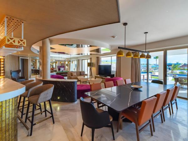 Planet Hollywood Cancun, An Autograph Collection All-Inclusive Resort : photo 5 de la chambre suite producers 2 chambres star class