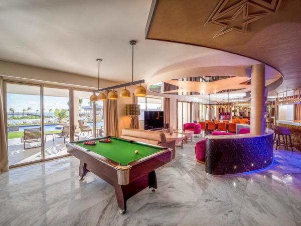 Planet Hollywood Cancun, An Autograph Collection All-Inclusive Resort : photo 1 de la chambre suite producers 2 chambres star class