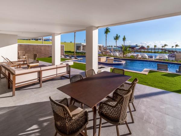 Planet Hollywood Cancun, An Autograph Collection All-Inclusive Resort : photo 1 de la chambre suite producers 2 chambres star class - accès direct à la piscine