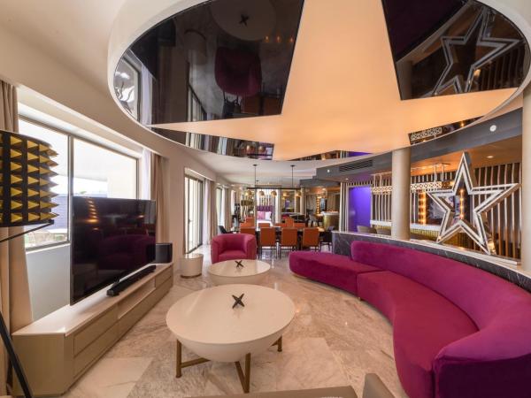 Planet Hollywood Cancun, An Autograph Collection All-Inclusive Resort : photo 8 de la chambre suite producers 2 chambres star class