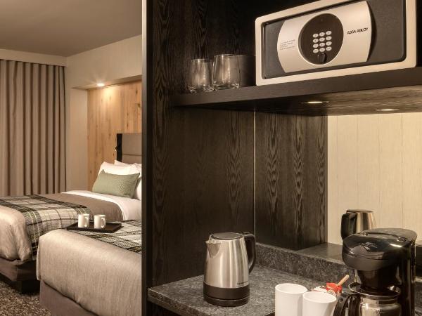 Peaks Hotel and Suites : photo 4 de la chambre standard room, 2 queen beds, back alley view