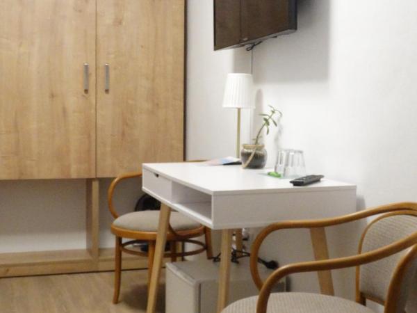 Hotel Garni Villa Areka : photo 5 de la chambre chambre double deluxe avec vue sur château