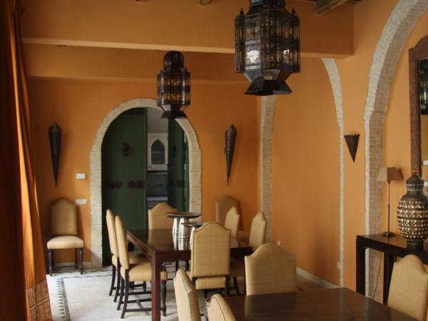 Dar Tozeur : photo 3 de la chambre suite lit king-size - vue sur piscine