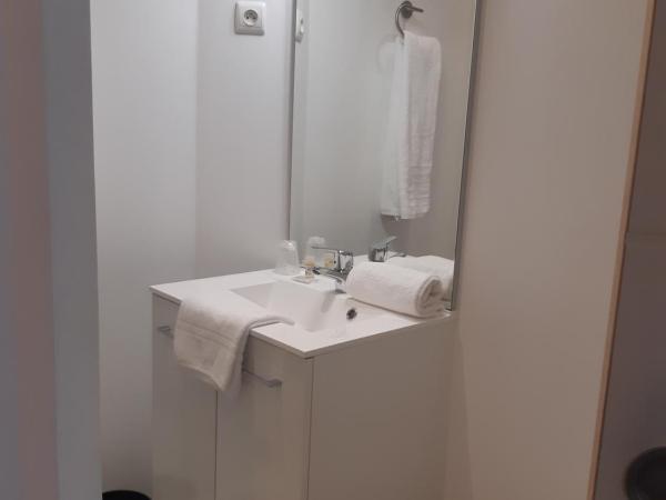 Hôtel de La Croix de Malte : photo 1 de la chambre chambre lits jumeaux