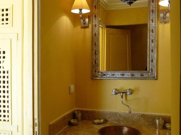 Dar Tozeur : photo 2 de la chambre suite lit king-size - vue sur piscine