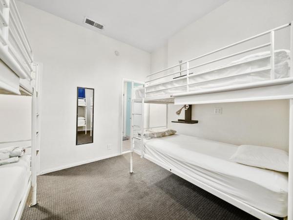 Samesun Venice Beach : photo 4 de la chambre lit simple dans dortoir pour femmes de 4 personnes avec salle de bains privative