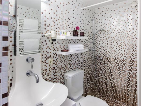 Mercure Hotel Berlin Zentrum Superior : photo 3 de la chambre chambre double privilège avec lit d'appoint